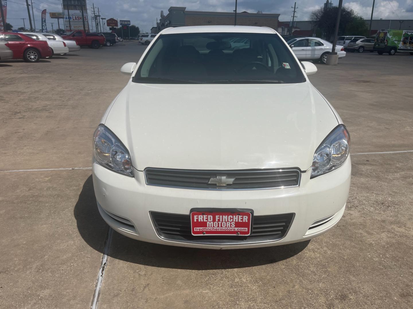 2007 white /gray Chevrolet Impala LS (2G1WB58K179) with an 3.5L V6 OHV 16V FFV engine, 4-Speed Automatic Overdrive transmission, located at 14700 Tomball Parkway 249, Houston, TX, 77086, (281) 444-2200, 29.928619, -95.504074 - Photo#1